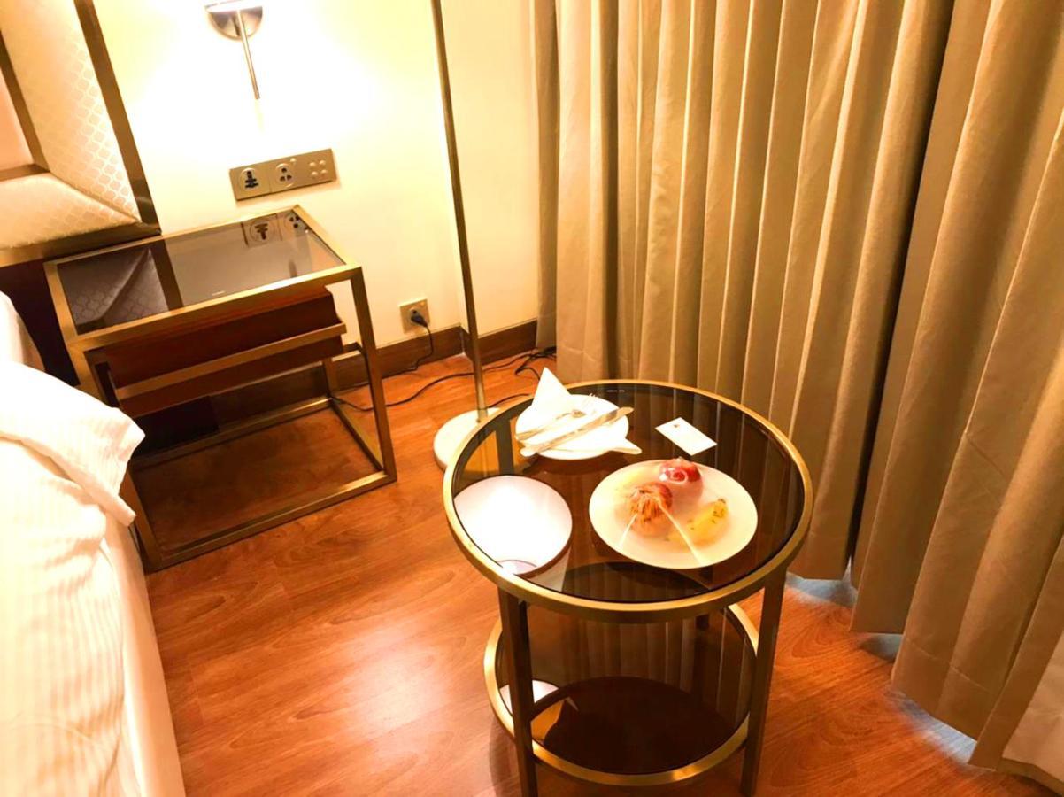 Kay-Em Spectra Hotel 钦奈 外观 照片